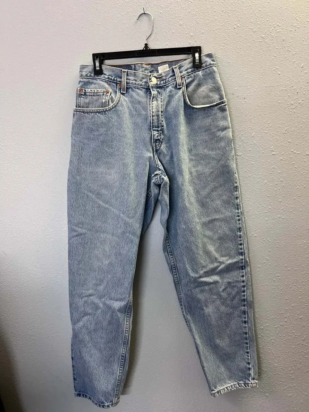 Vintage 90s Levis 560 Loose Tapered Leg Light Wash Blue Denim Jeans 31x30 0432